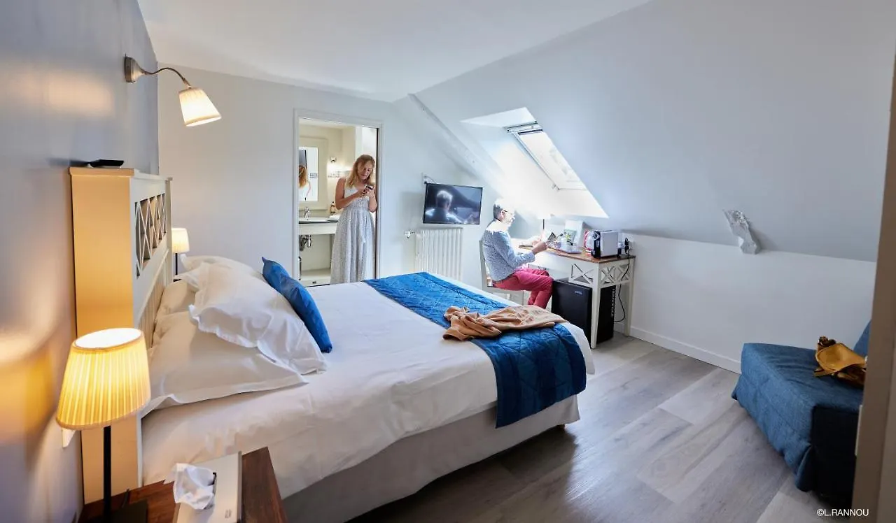Hotel Logis Hotel, Restaurant Et Spa Le Relais De Broceliande Paimpont