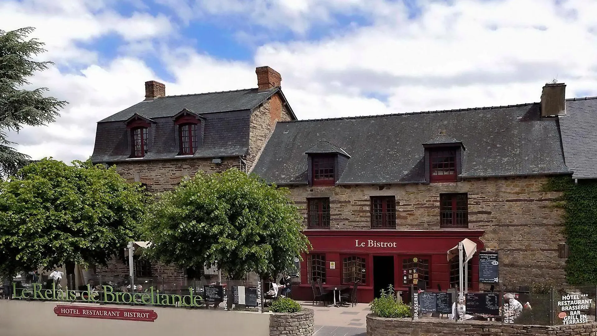 Logis Hotel, Restaurant Et Spa Le Relais De Broceliande Paimpont