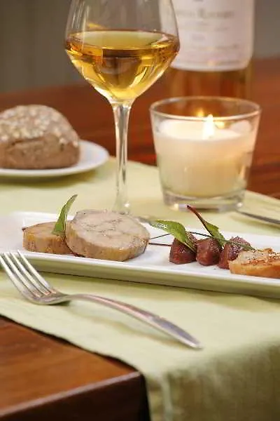 Logis Hotel, Restaurant Et Spa Le Relais De Broceliande Paimpont 4*,