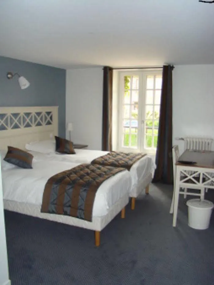 **** Hotel Logis Hotel, Restaurant Et Spa Le Relais De Broceliande Paimpont Frankreich