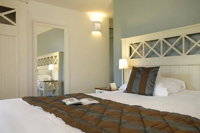 Logis Hotel, Restaurant Et Spa Le Relais De Broceliande Paimpont
